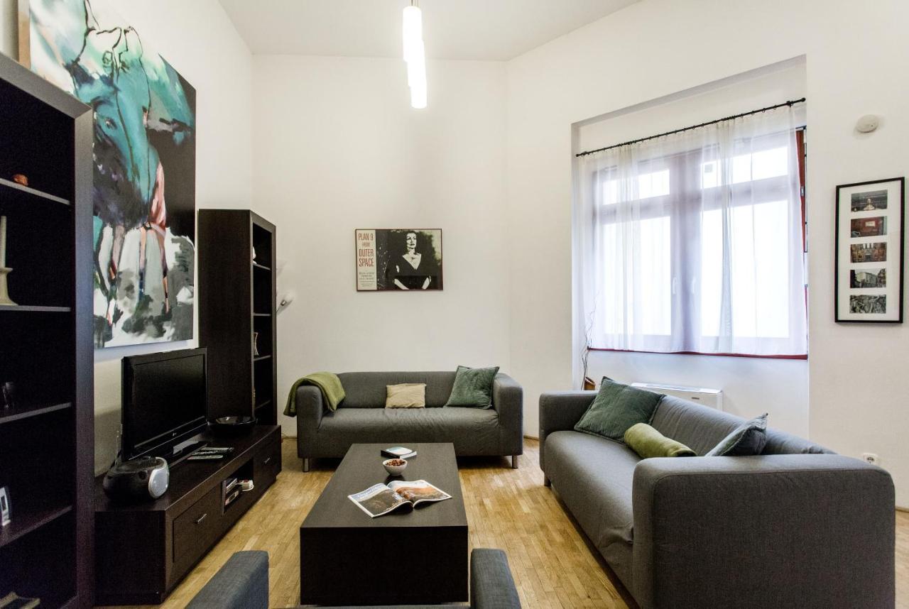 Family Suite By Heroes' Square Budapest Bagian luar foto